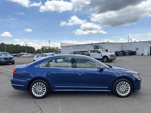 Reef Blue Metallic 2017 Volkswagen Passat 1.8T SE