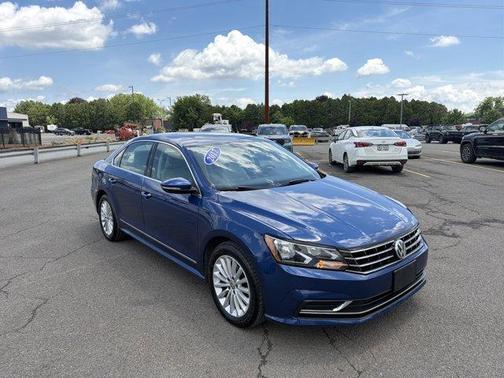 Reef Blue Metallic 2017 Volkswagen Passat 1.8T SE