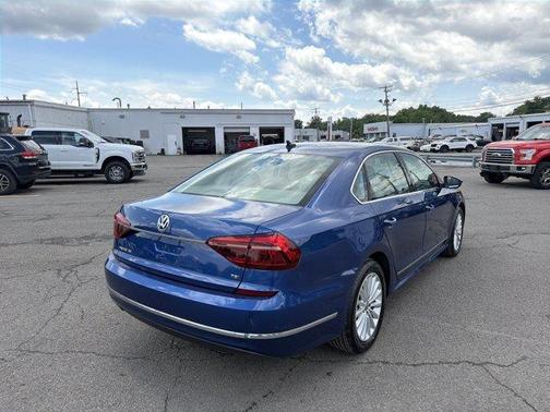 Reef Blue Metallic 2017 Volkswagen Passat 1.8T SE