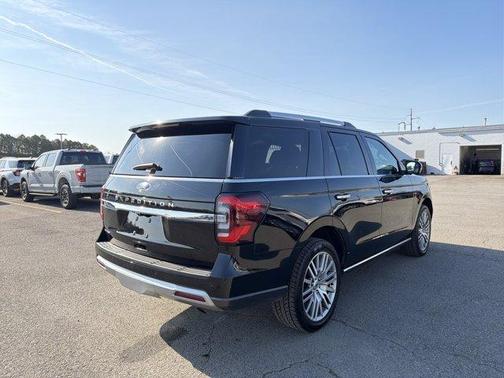 Black Metallic 2022 Ford Expedition Limited