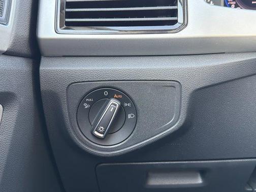 2023 Volkswagen Atlas 3.6L SE w/Technology