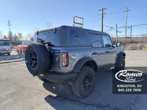 Carbonized Gray Metallic 2026 Ford Bronco Badlands