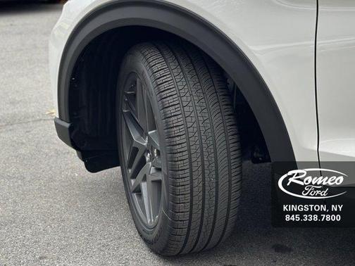 Star White 2026 Ford Explorer ST