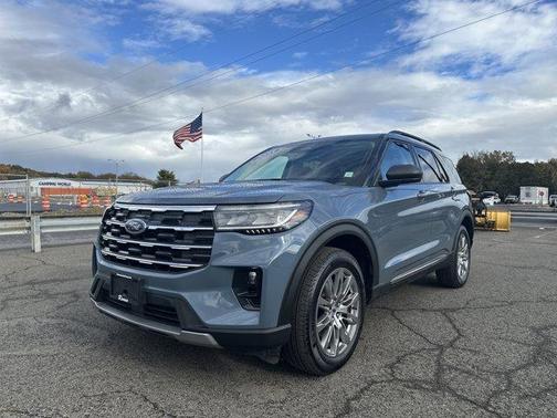 2025 Ford Explorer Active