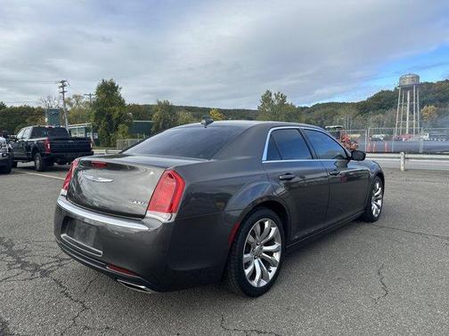 2020 Chrysler 300 Touring