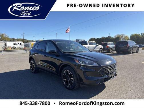 Black Metallic 2022 Ford Escape SE
