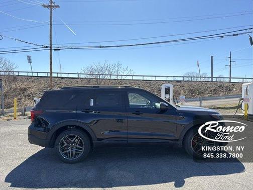 Agate Black Metallic 2026 Ford Explorer ST-Line