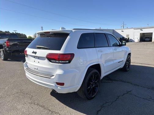 Bright White Clearcoat 2019 Jeep Grand Cherokee Altitude