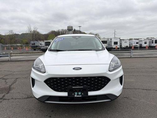 Oxford White 2022 Ford Escape SE