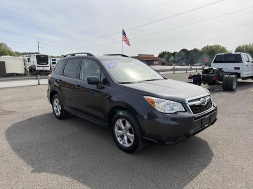 Dark Gray Metallic 2016 Subaru Forester 2.5i Premium