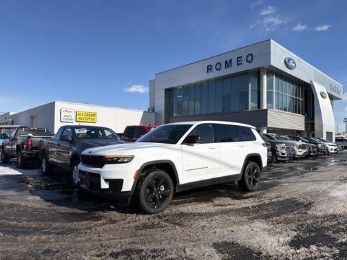 2023 Jeep Grand Cherokee L Laredo