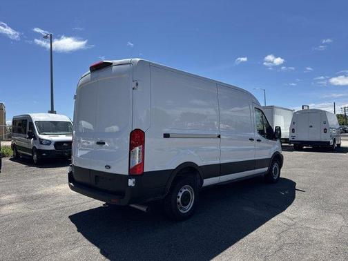 2025 Ford Transit-250 148 WB Medium Roof Cargo