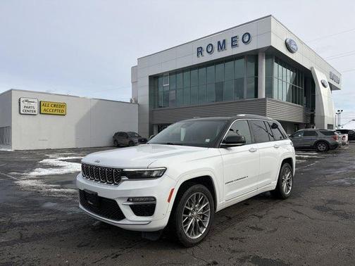 2022 Jeep Grand Cherokee Summit