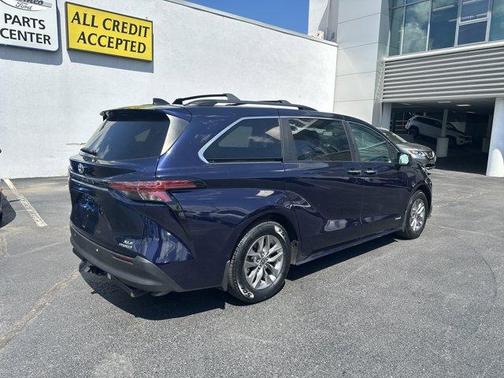2021 Toyota Sienna XLE
