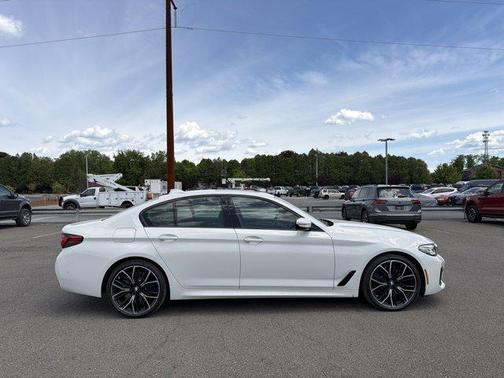 Alpine White 2023 BMW 540 i xDrive