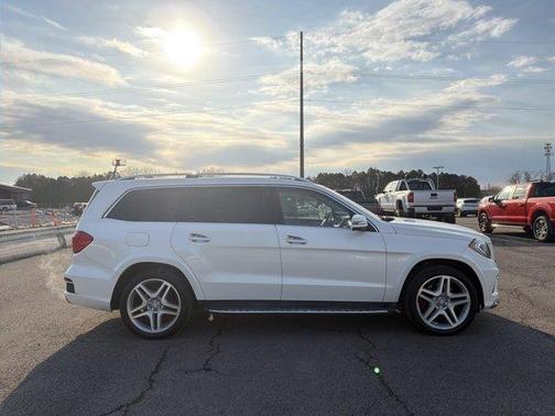 White 2015 Mercedes-Benz GL-Class GL 550 4MATIC