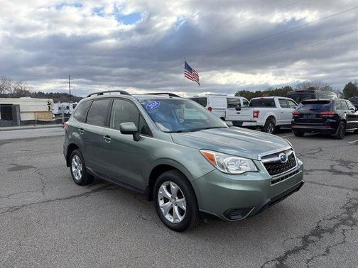 Jasmine Green Metallic 2014 Subaru Forester 2.5i Premium