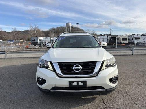 2017 Nissan Pathfinder SL