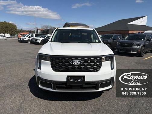Oxford White 2026 Ford Maverick Lariat