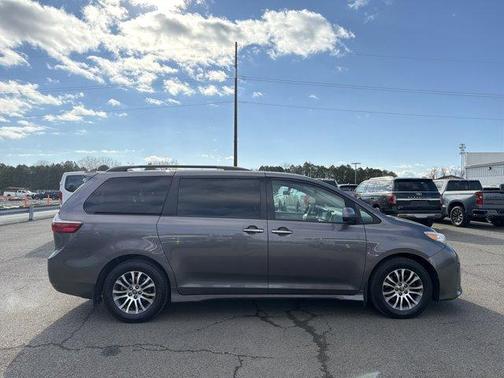 2019 Toyota Sienna L