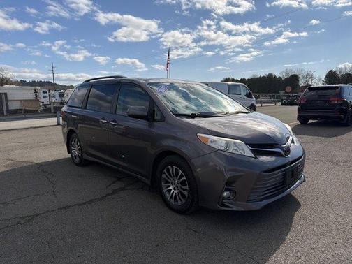 2019 Toyota Sienna L