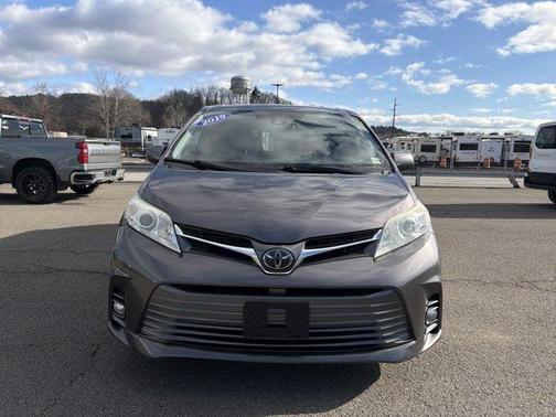2019 Toyota Sienna L