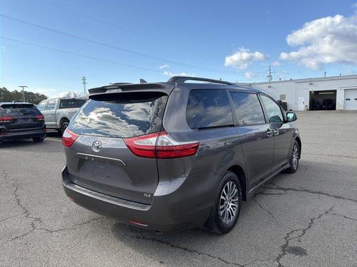 2019 Toyota Sienna L