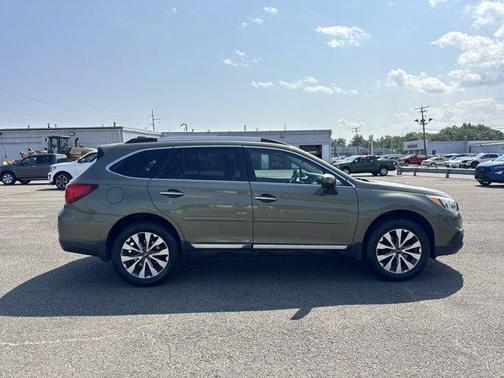 2017 Subaru Outback 2.5i Touring