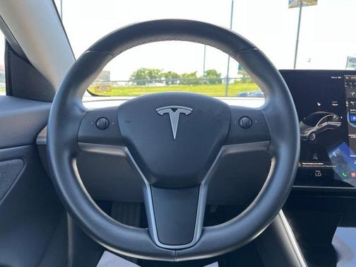 Photo 4 of 47 of 2019 Tesla Model 3 Long Range