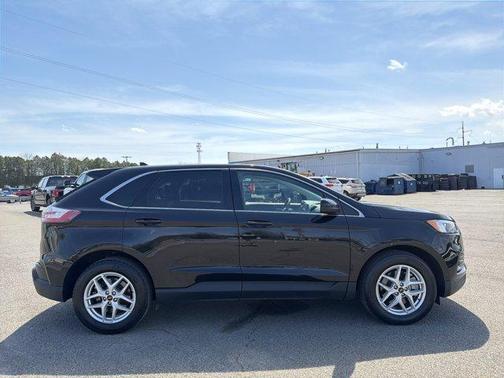 Black Metallic 2024 Ford Edge SEL
