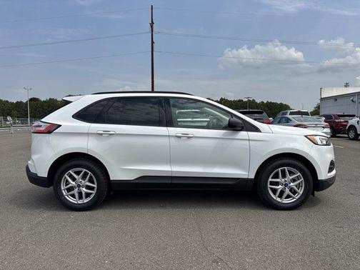 2021 Ford Edge SE