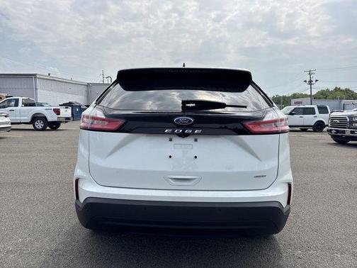 2021 Ford Edge SE