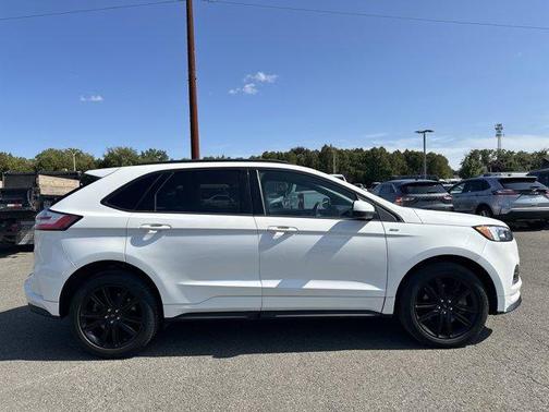 2022 Ford Edge ST Line