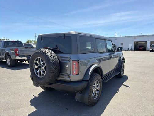 Gray Metallic 2024 Ford Bronco Badlands