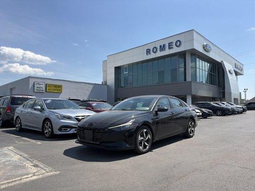 Onyx Black 2023 Hyundai ELANTRA SEL