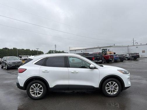 Oxford White 2020 Ford Escape SE