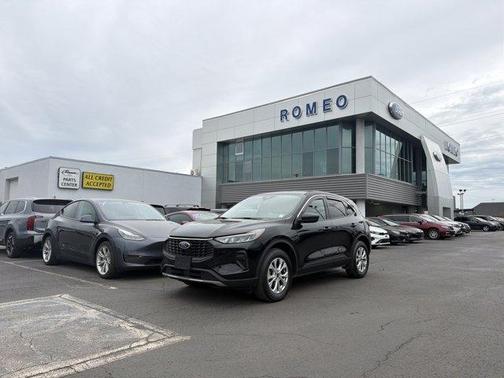 Black Metallic 2024 Ford Escape Active