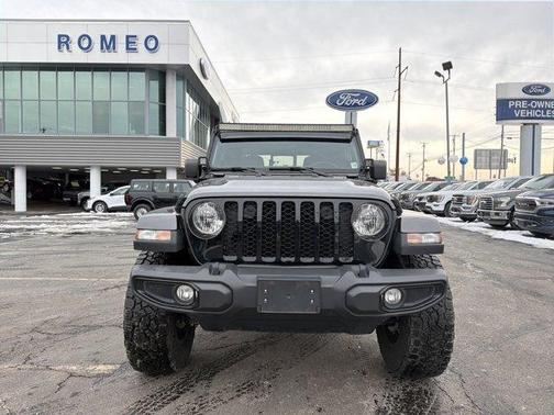 2022 Jeep Gladiator Sport