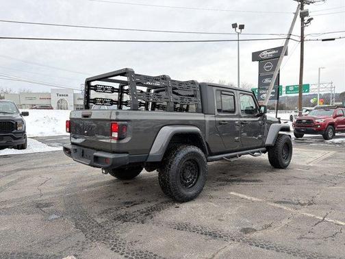 2022 Jeep Gladiator Sport