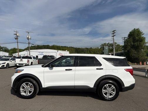 Oxford White 2022 Ford Explorer Base
