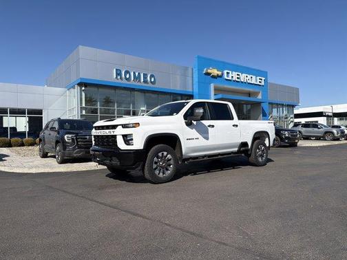 Summit White 2023 Chevrolet Silverado 2500 Custom