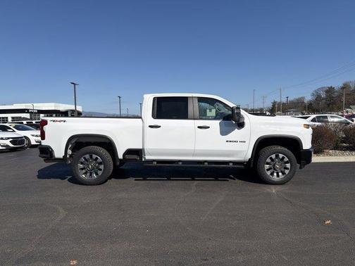 Summit White 2023 Chevrolet Silverado 2500 Custom