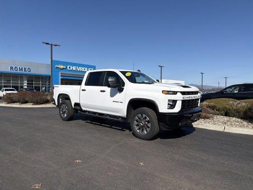Summit White 2023 Chevrolet Silverado 2500 Custom