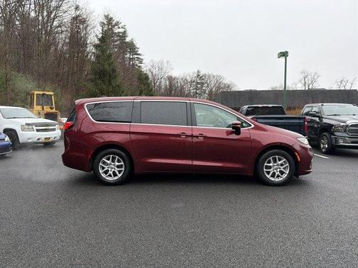 Velvet Red Pearlcoat 2023 Chrysler Pacifica Touring-L