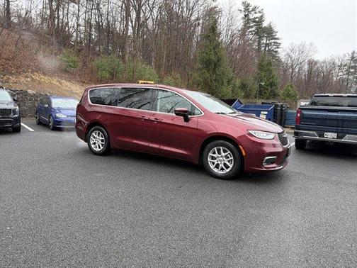 Velvet Red Pearlcoat 2023 Chrysler Pacifica Touring-L