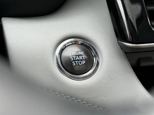 Midnight Black Metallic 2023 Toyota Highlander Limited