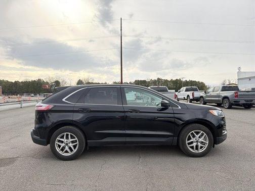 Black Metallic 2024 Ford Edge SEL