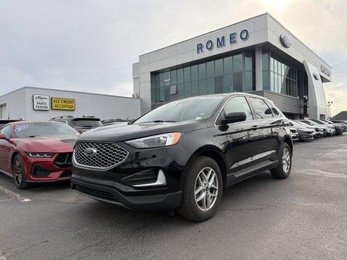 Black Metallic 2024 Ford Edge SEL