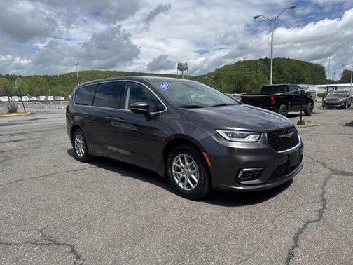 2023 Chrysler Pacifica Touring-L