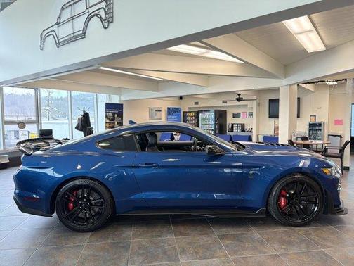 2022 Ford Shelby GT500 Base